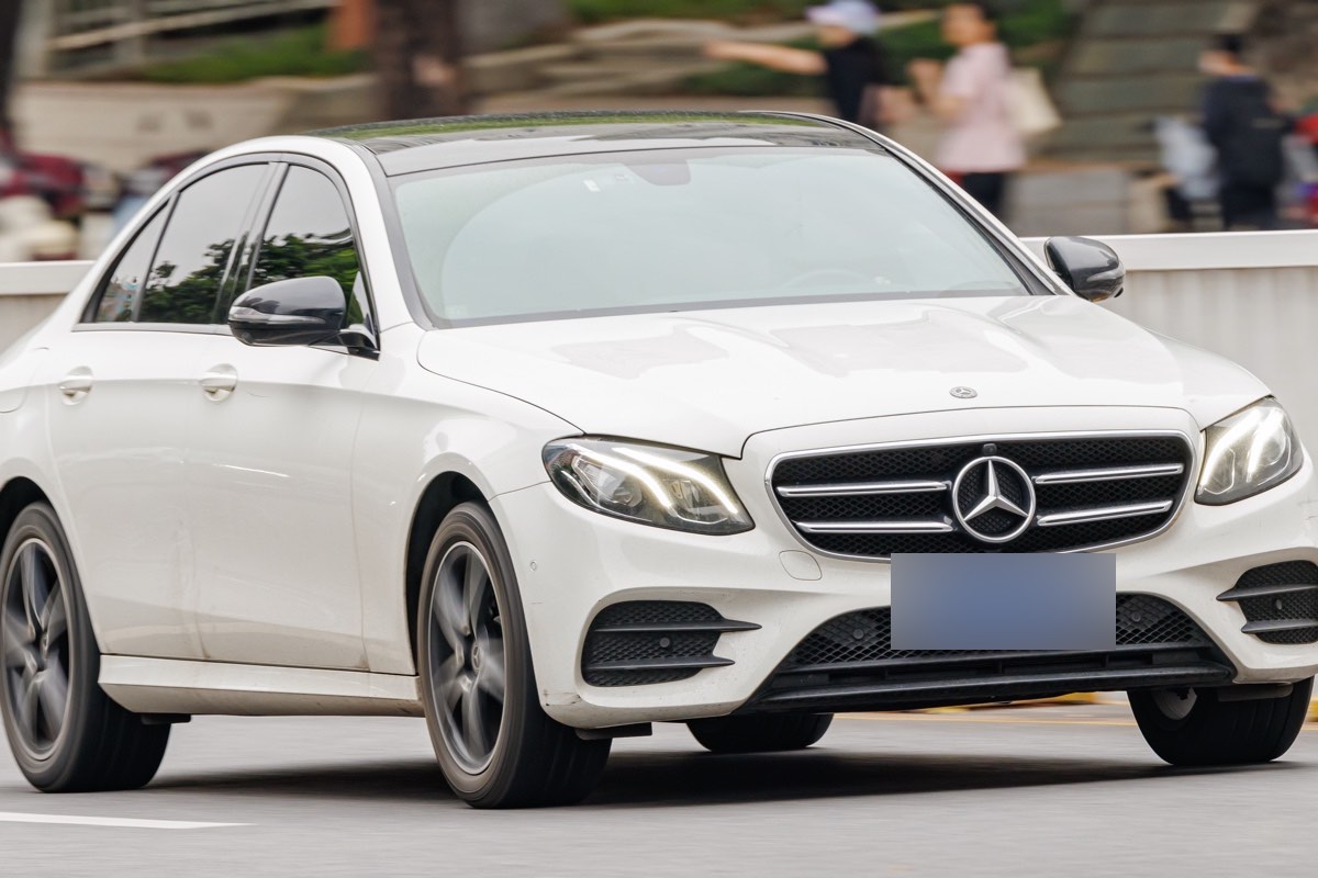 Mercedes-Benz E-Class — 3 seater AC on rent with driver