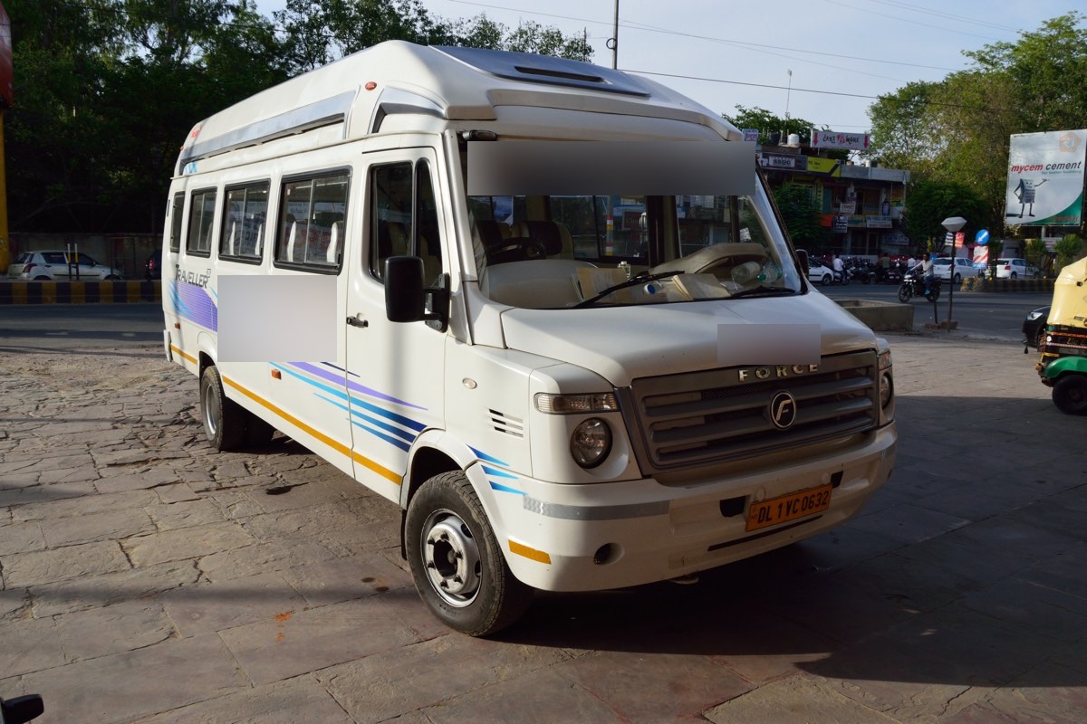 Deluxe Bus (26 Seater, Non-AC) — 26 seater non-AC on rent with driver